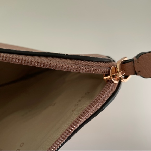 Guess Pink Zippered Laptop Case 14x9.5” - Picture 5 of 7